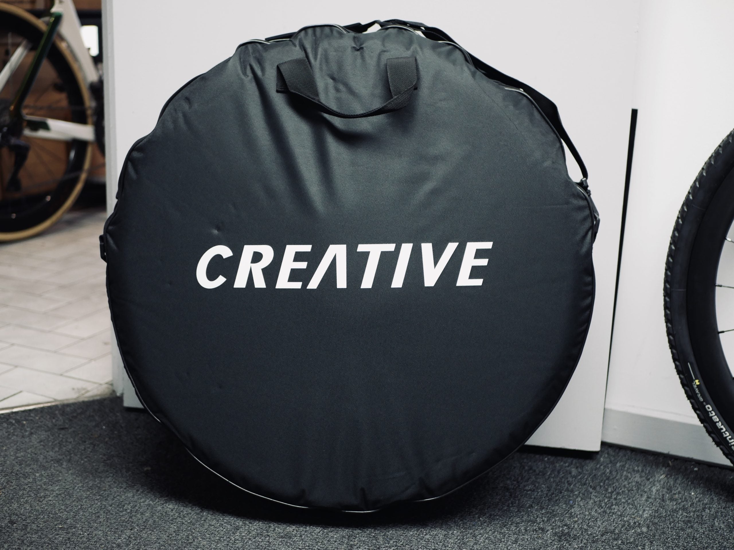 CREATIVE Premium Dual Wheel Bag image 11