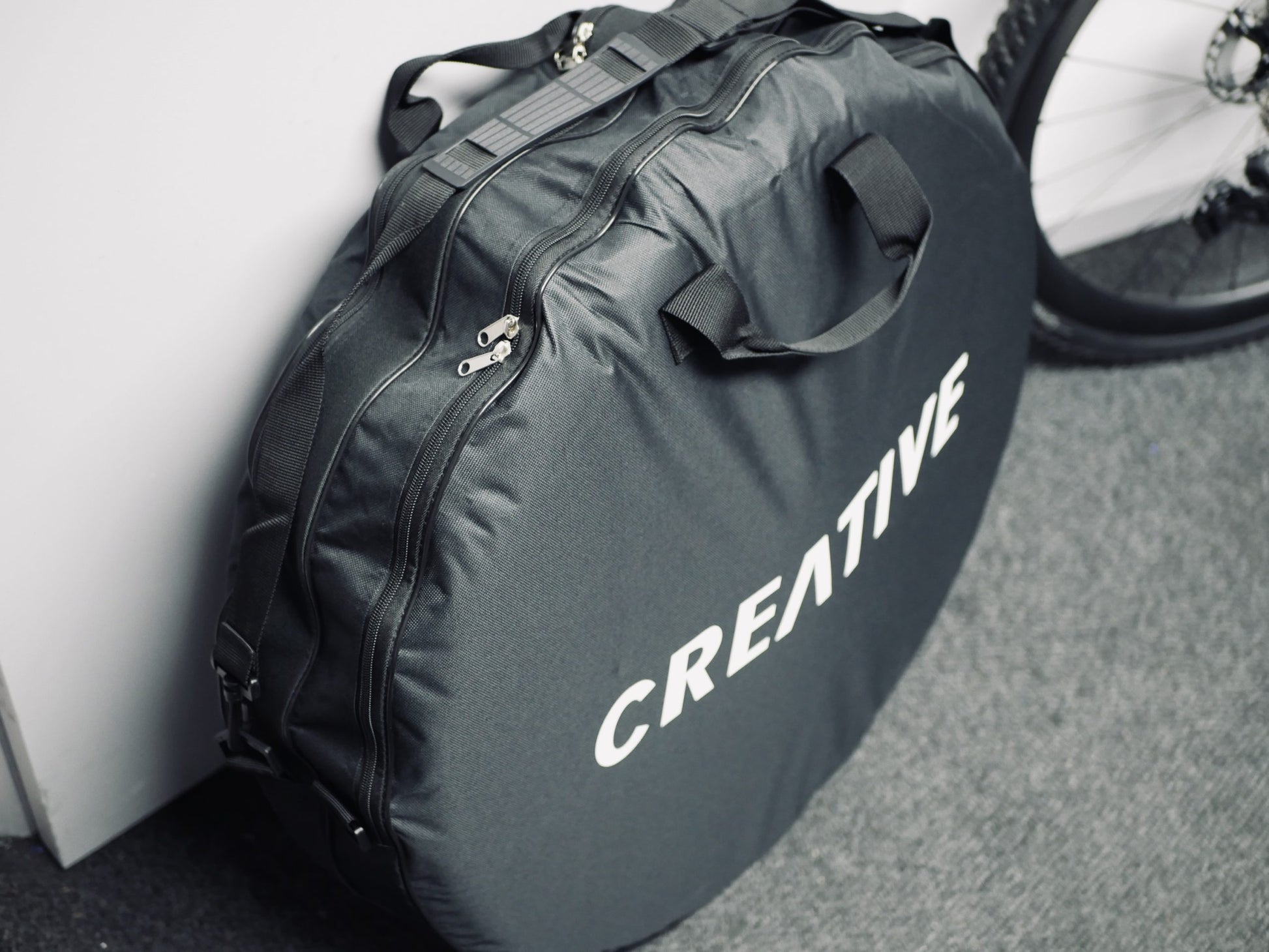 CREATIVE Premium Dual Wheel Bag image 10