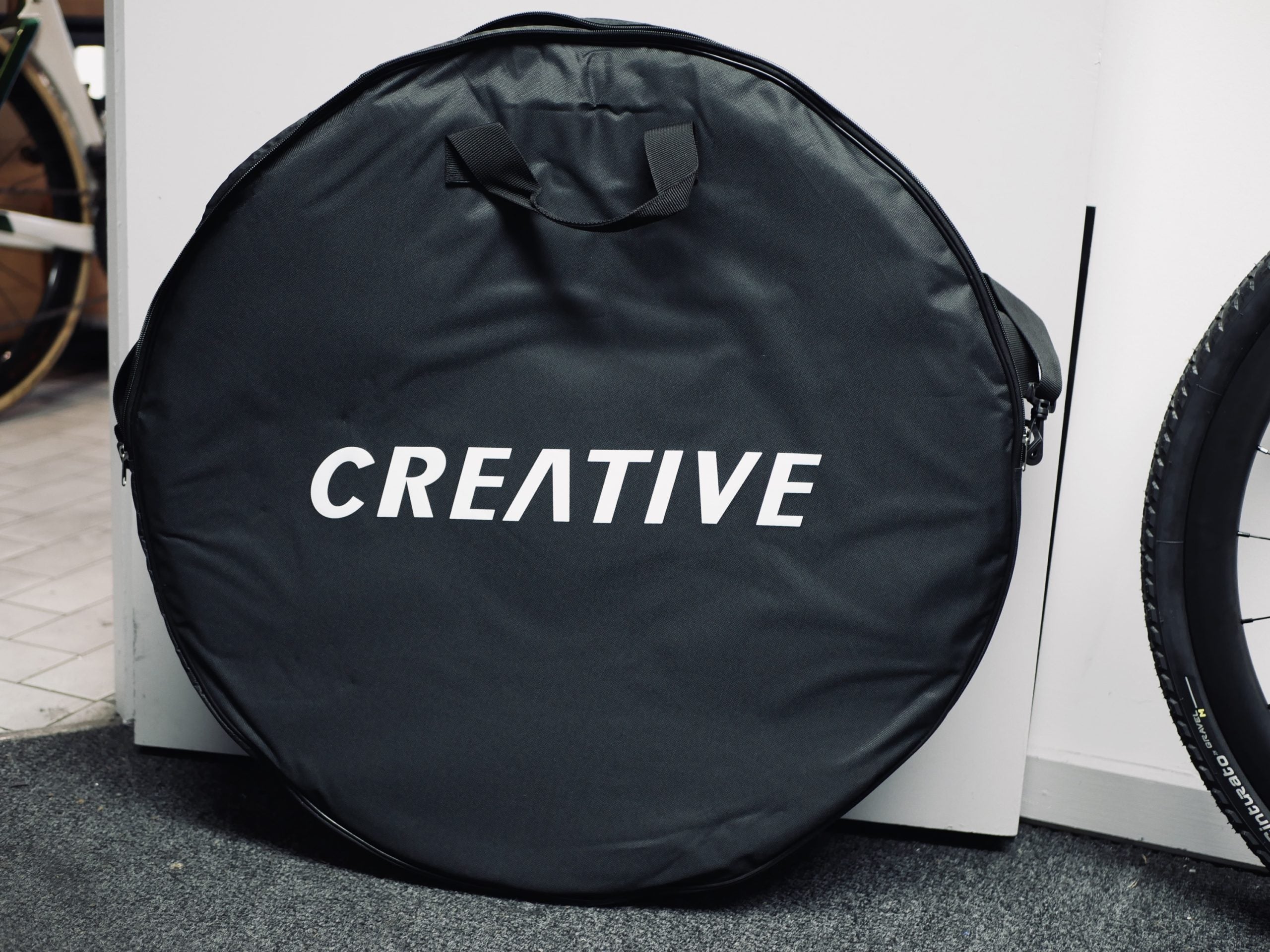 CREATIVE Premium Dual Wheel Bag image 8