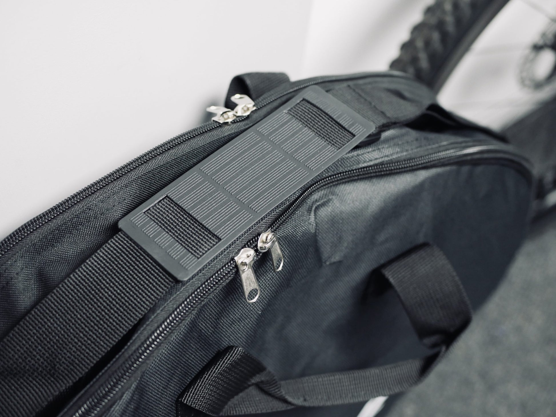CREATIVE Premium Dual Wheel Bag image 2