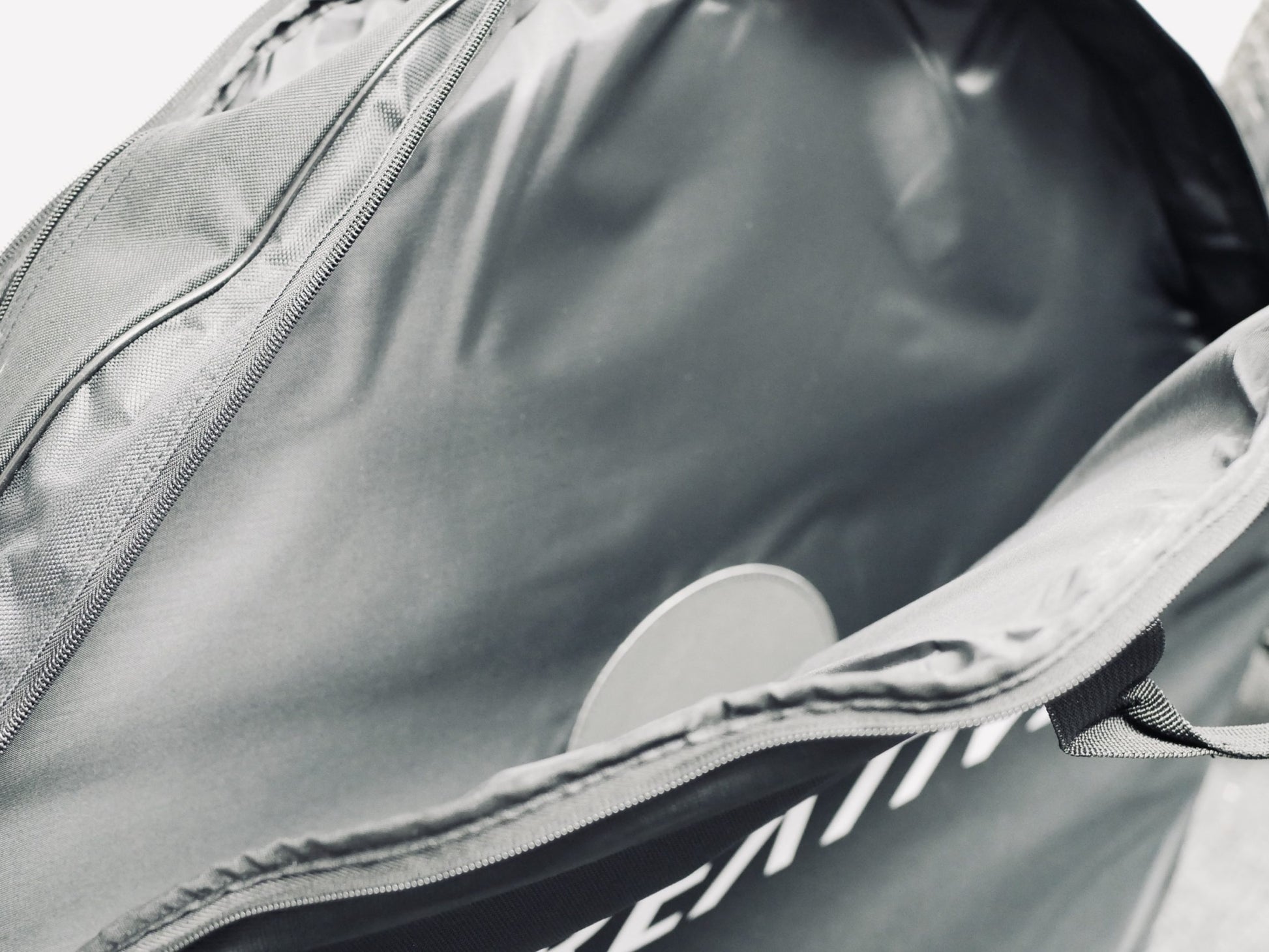 CREATIVE Premium Dual Wheel Bag image 7